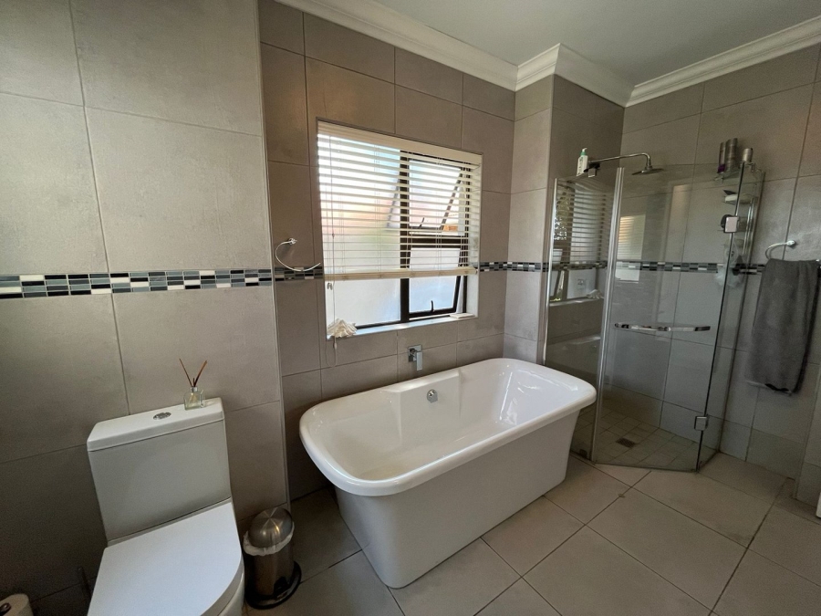 7 Bedroom Property for Sale in Hadison Park Northern Cape